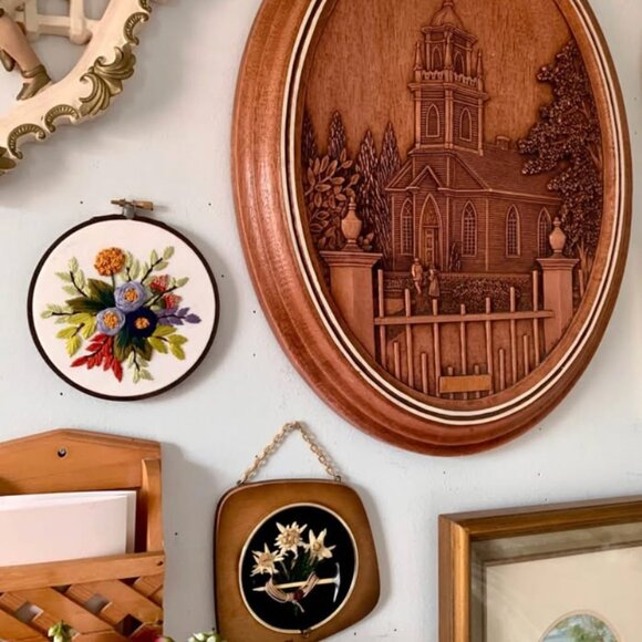 Vintage “Embroidered Wildflowers” mini needlepoint art 🌺 - Picture 4 of 5